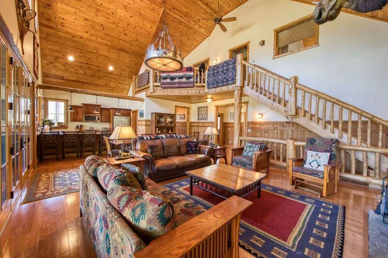 Moose Mountain Lodge — hero image